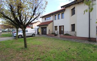 Zona Cetatii; 6 incaperi, ideal pentru sediu firma.