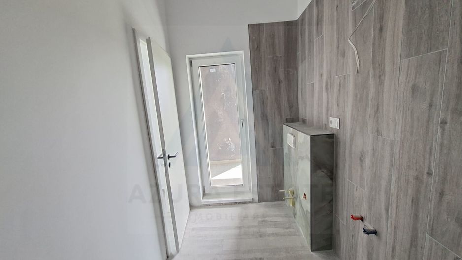 Casa premium cu teren 815 mp terasa balcon si garaj zona Selimbar - Poză 5