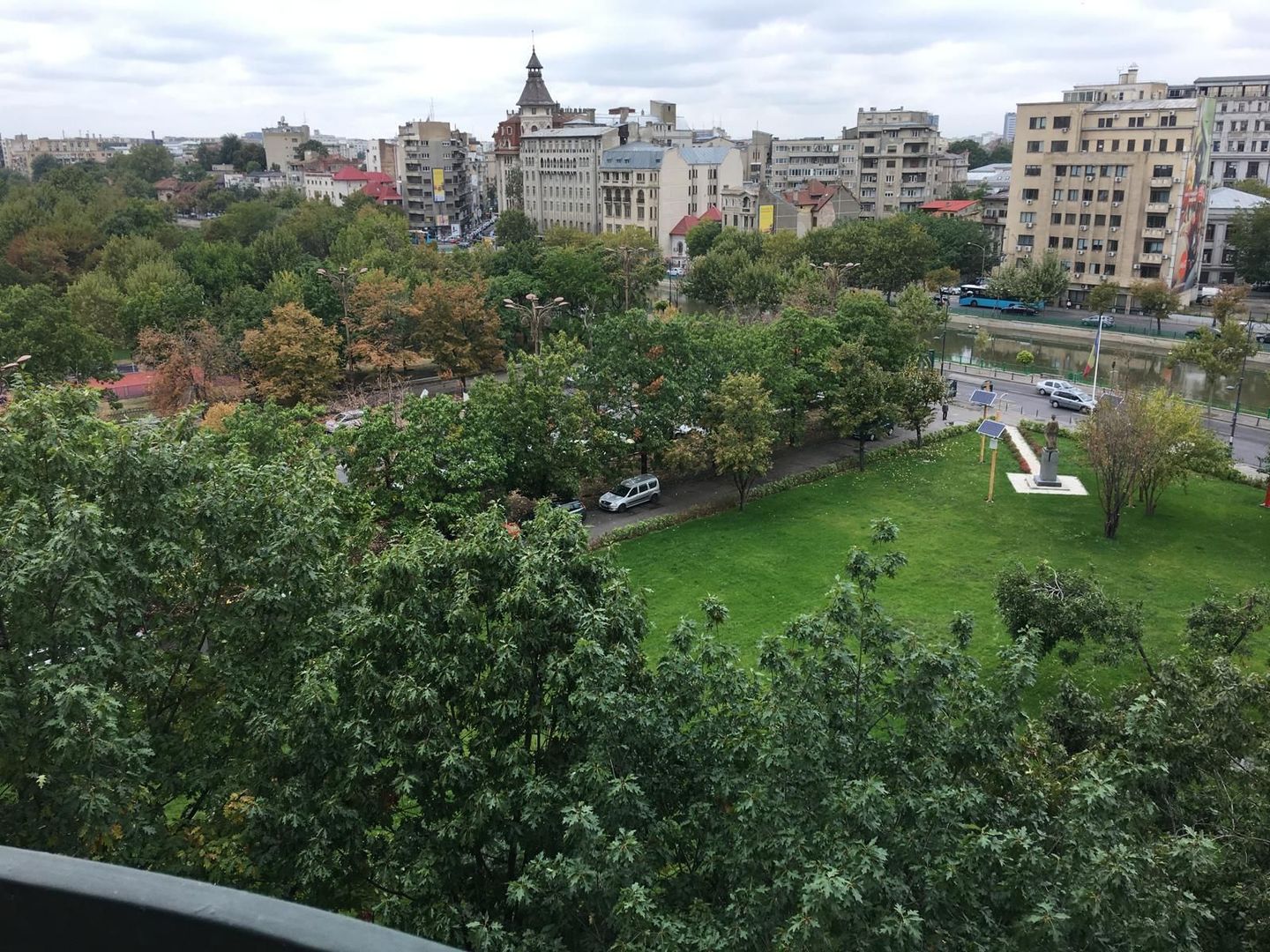 Inchiriere apartament modern cu 2 camere  zona Izvor vedere la parc - Poză 17