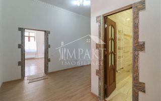 Spațiu comercial ultracentral, vad excelent, 7 încăperi - Poză 7