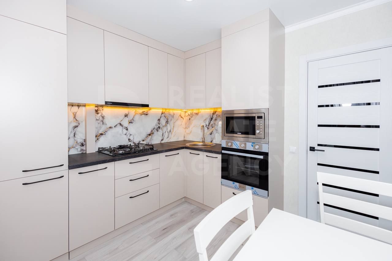 Vânzare, apartament, 2 camere + living, Miron Costin, Rîșcani - Poză 1