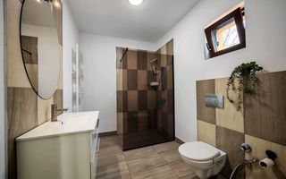 Vilă Individuală cu o curte generoasa zona Aparatorii Patriei - Poză 28