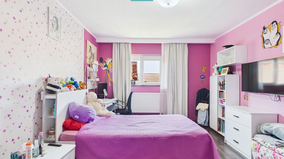 Casă și clădire de apartamente la Orțișoara - Poză 29