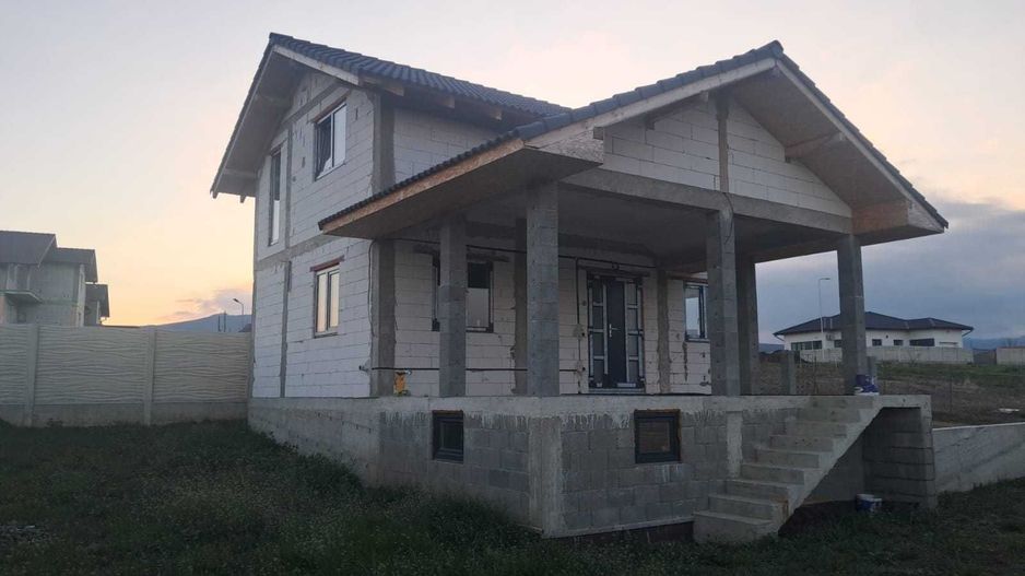 Casa de vanzare, 3 camere, curte,  Orizont Alba Iulia - Poză 1
