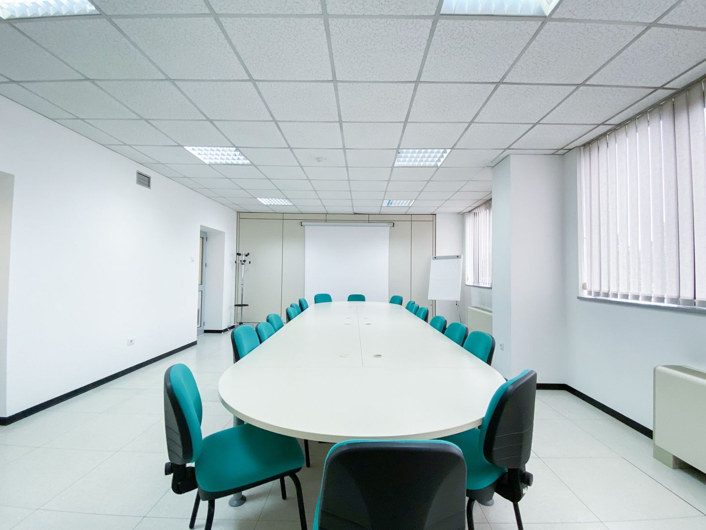 Cladire cu functiuni mixte - Poză 9