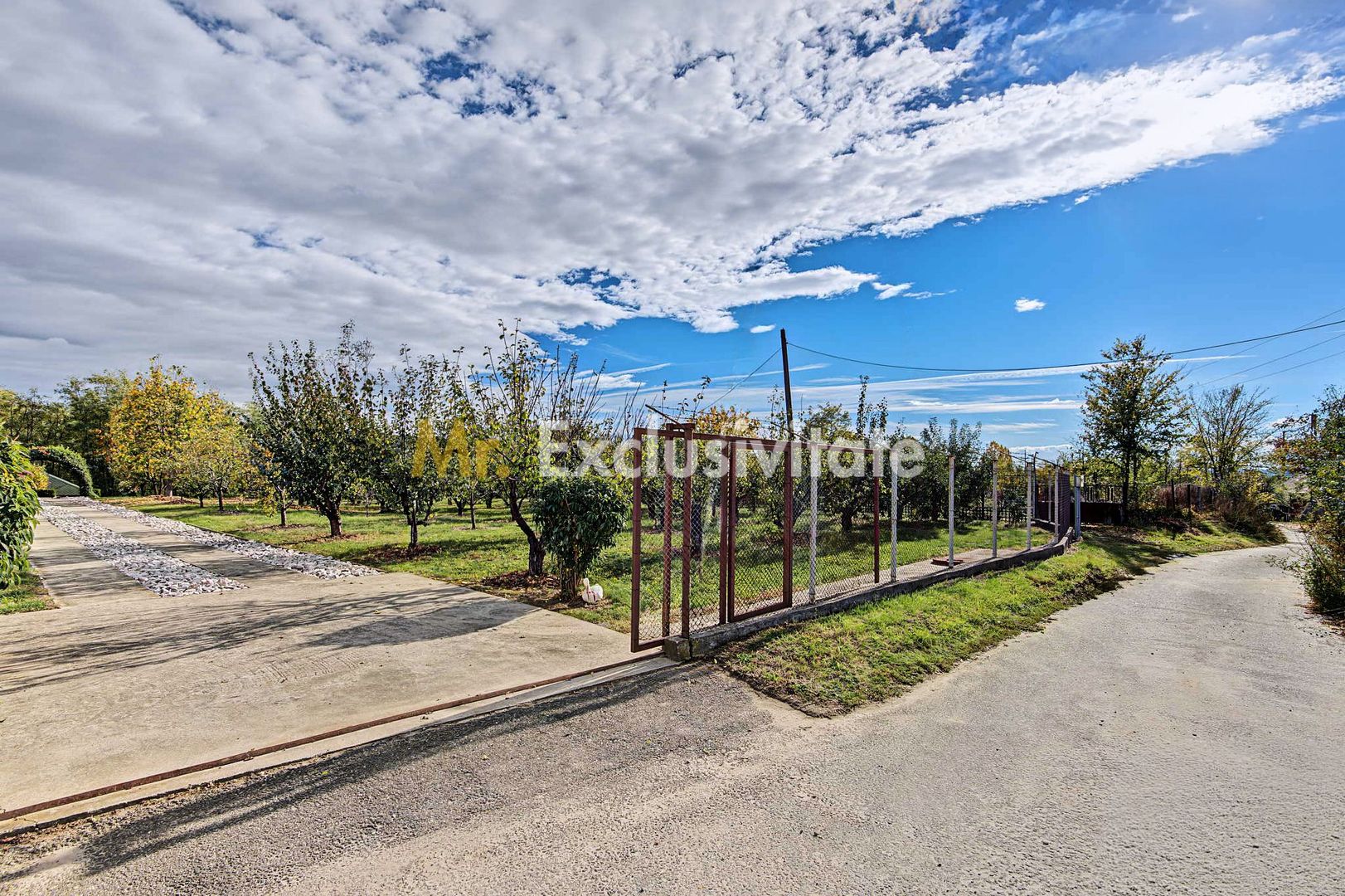Casa individuala + teren 2.014 mp + livada Mioveni -Colibasi - Poză 12