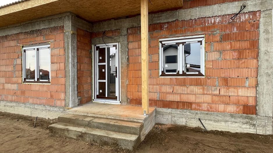 Duplex unit prin cam. tehnica - pe parter - 4 camere - Mosnita Noua - Poză 1