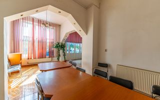 Cladire cu 24 camere, langa Castelul Regal Savarsin - Poză 22