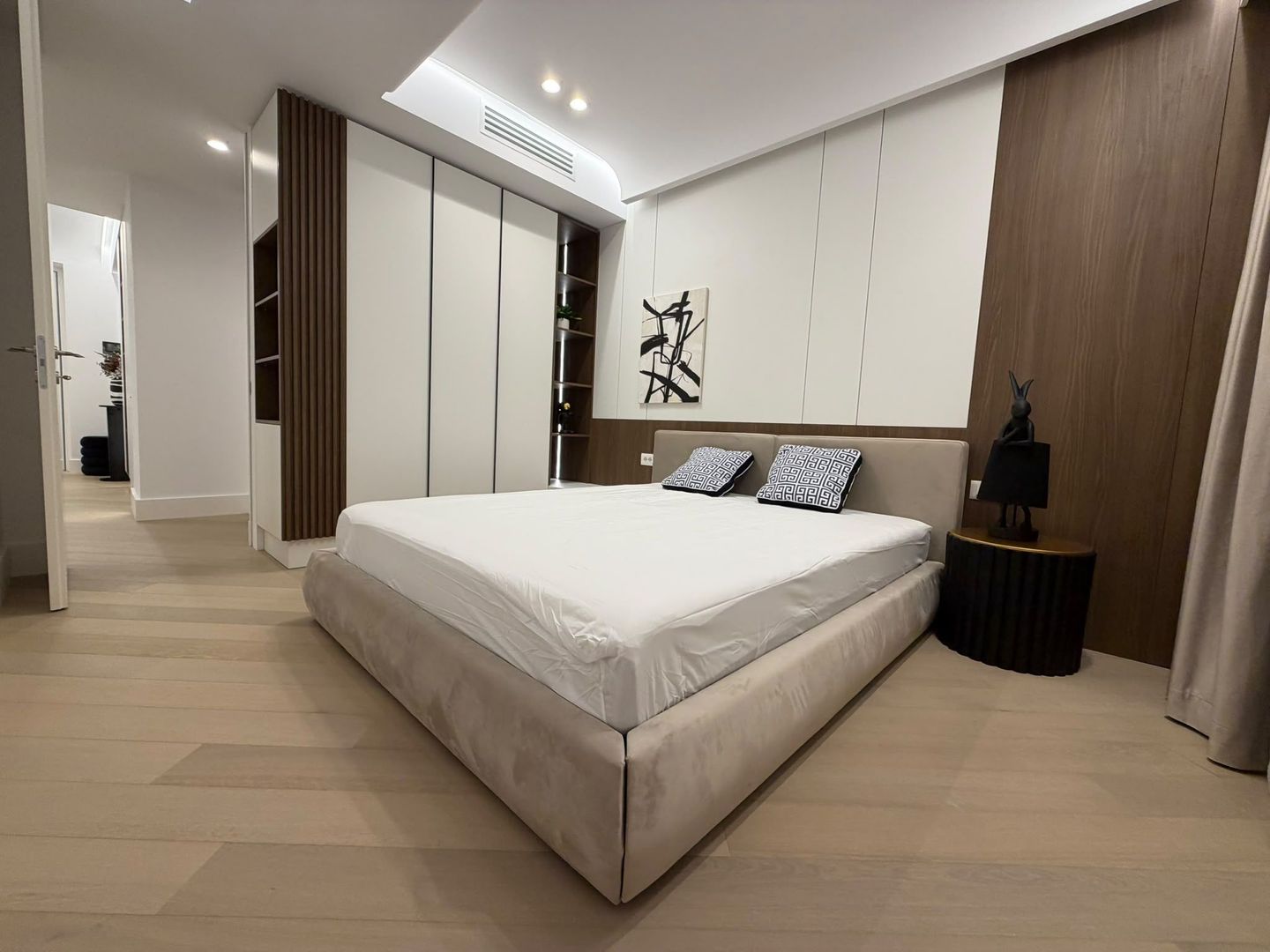 Rent I Luxury 3-Room Apartment | Cortina126 I Iancu Nicolae - Poză 9