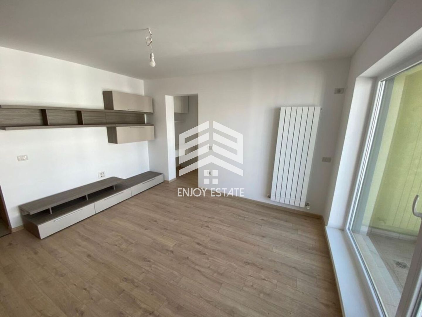 Apartament open space, etaj superior, boxa inclusa - Poză 2