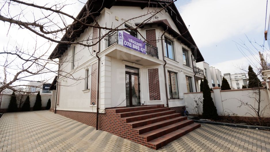 Vânzare, casă, 4 camere, str. Nicolae Dimo, or. Durlești - Poză 1