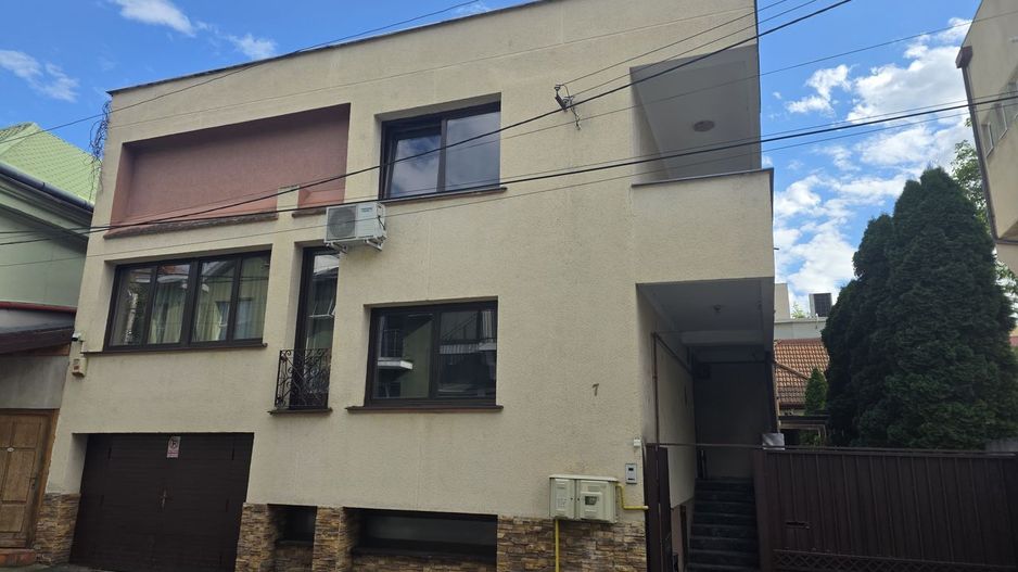 BRASADAS vinde proprietate ultracentrala, doua case 250 mp. - Poză 1