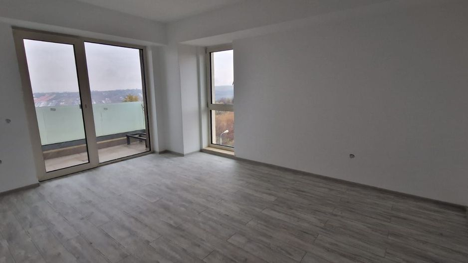 Apartament 3 camere MUTARE IMEDIATA 80 mp Copou 152000 euro - Poză 3