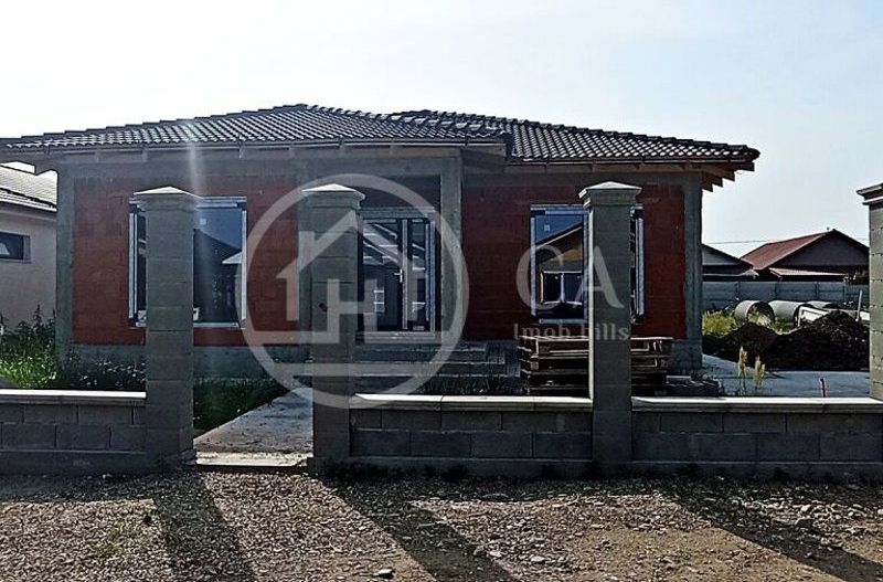 Casa de vanzare cu 4 camere in zona Santandrei, Oradea - Poză 1