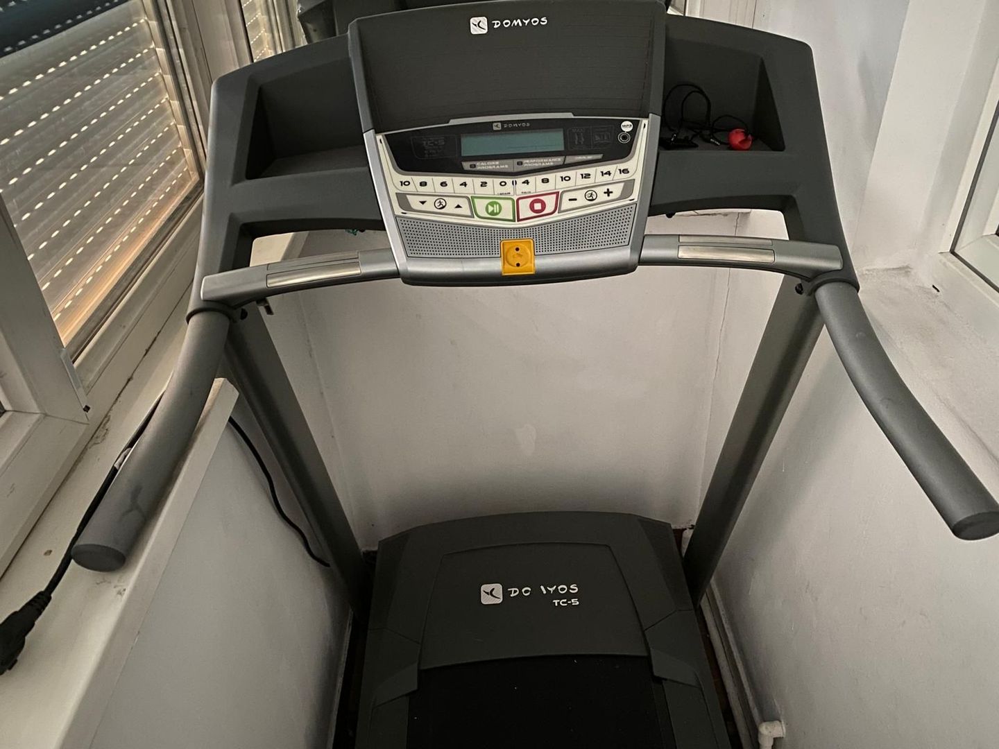 Griviței 2 cam circular, 5/7, mobilat, utilat, centrala proprie - Poză 11