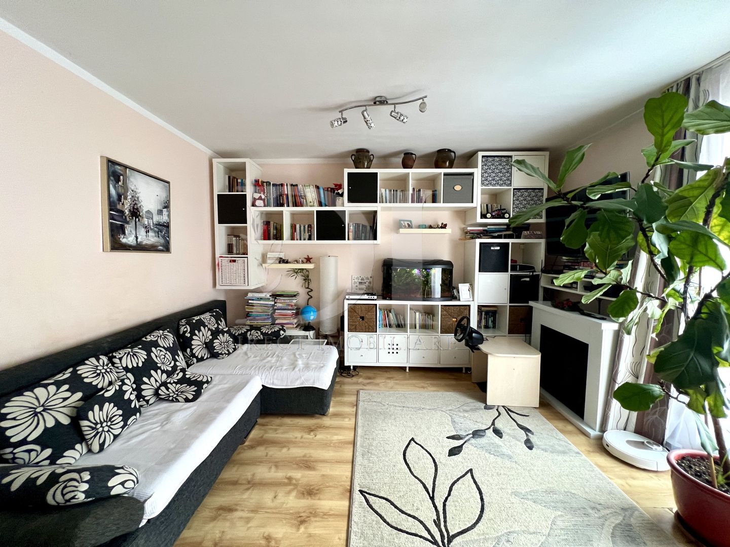 Apartament trei camere / Etaj intermediar / Zona Florilor - Poză 1