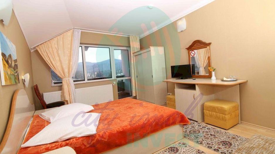 Vila cu 24 de camere cu priveliste superba ideal investitie in PREDEAL - Poză 8