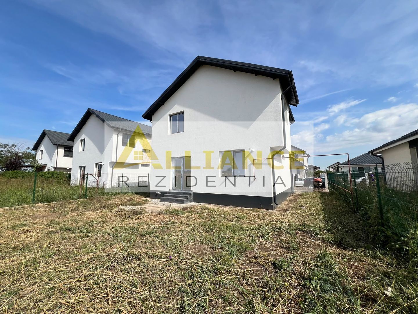 Vila de vanzare-4 camere-2 bai-Teren 350 MP - Poză 4