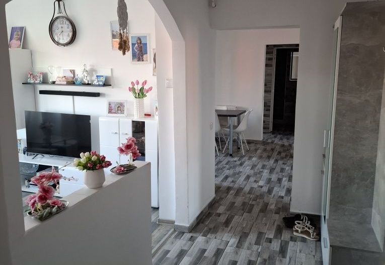 BRASADAS vinde ap 3 cam in Micro 16 la etajul 4/4. - Poză 8