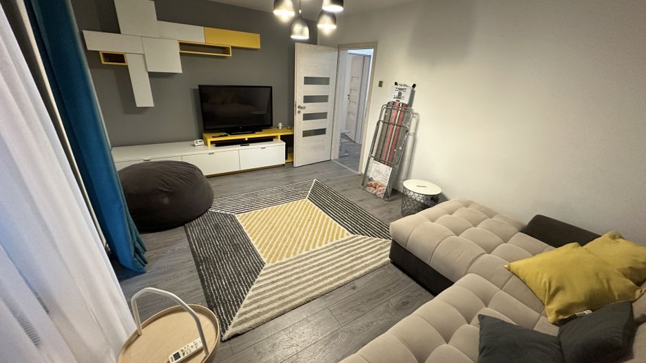 Apartament 3 camere  renovat in zona Lipovei - Poză 3
