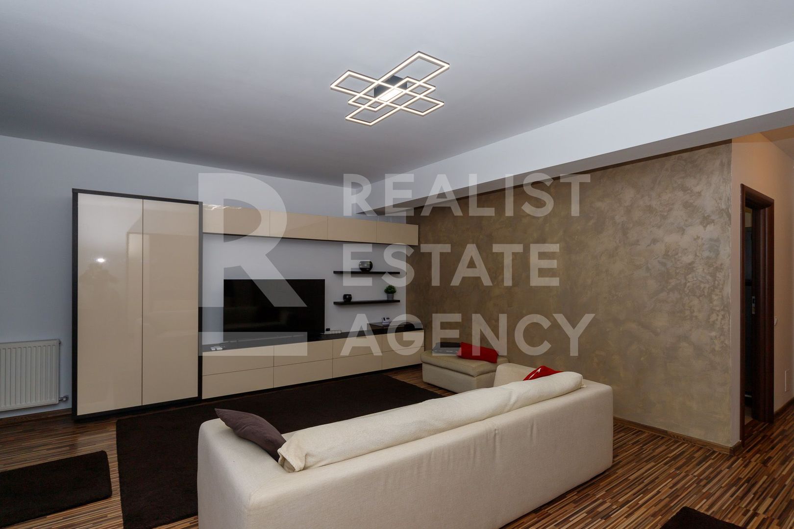 Vânzare, apartament, 2 camere, zona Drumul Taberei - Poză 2