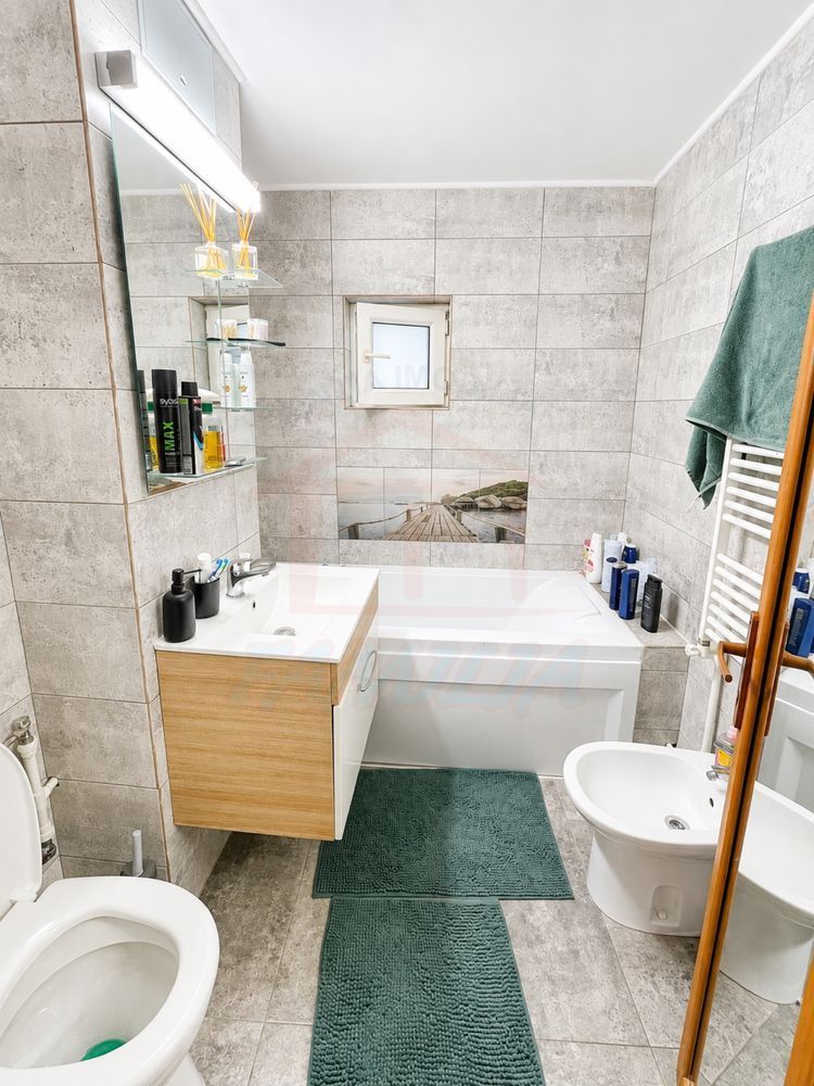 🏡 Apartament cu 2 camere decomandate de vânzare - Poză 1