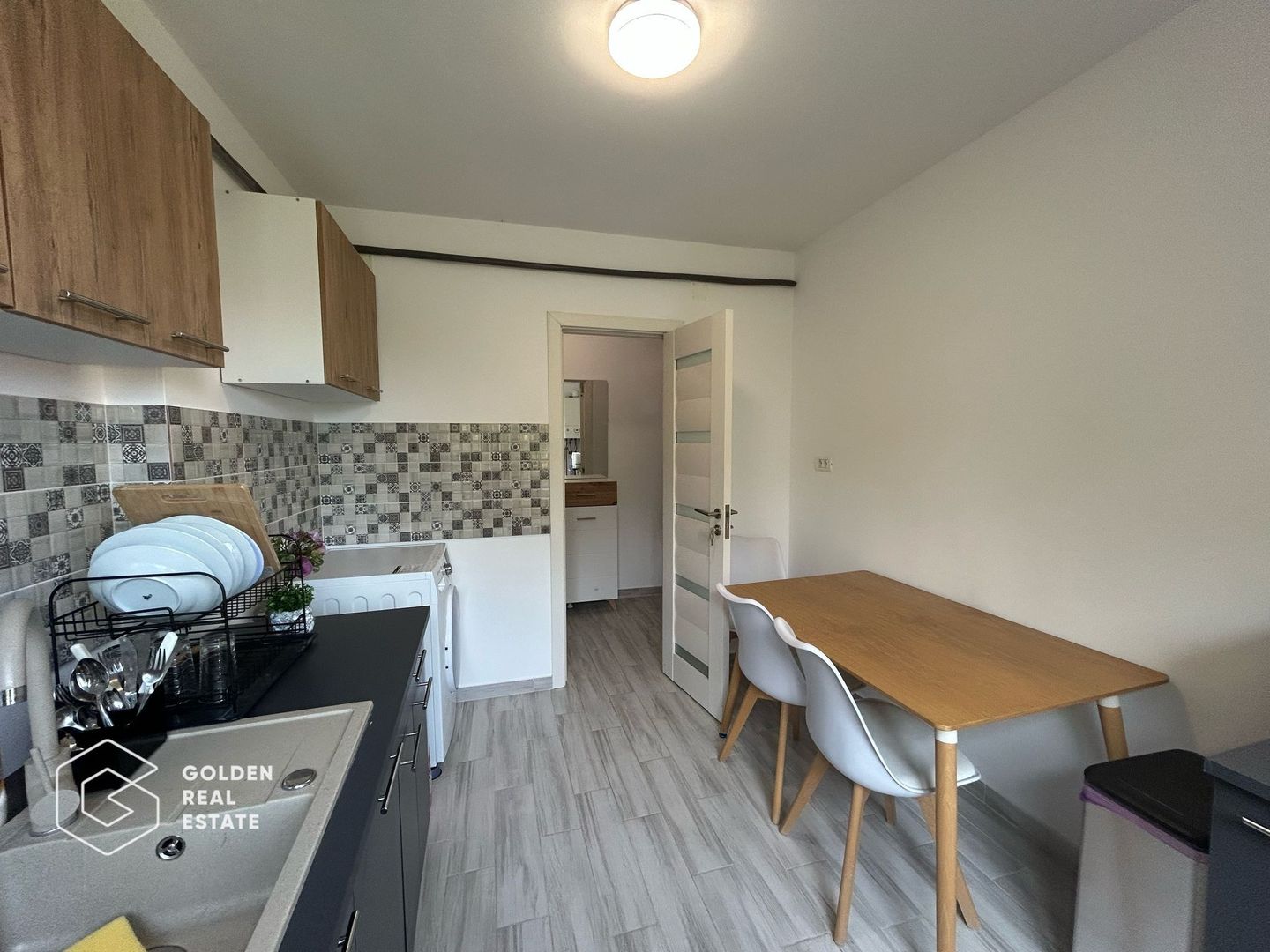 Apartament 2 camere, complet renovat, zona Centrala - Poză 5