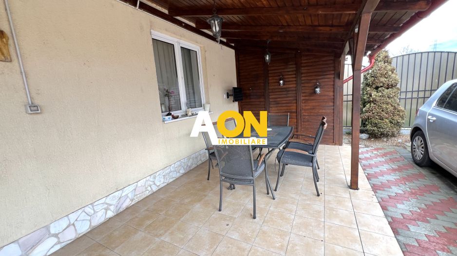 Casa de vanzare - 5 Camere, 2 Bai,  Garaj, 1000mp Teren - Poză 34