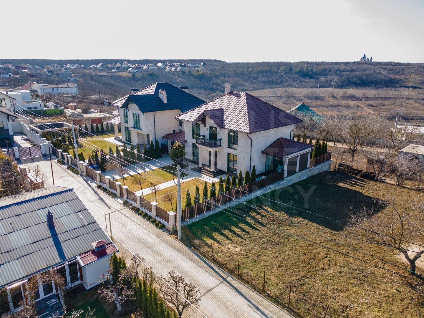 Vânzare, casă, 2 nivele, 3 camere, str. Drumul Vilelor, Dumbrava. - Poză 1