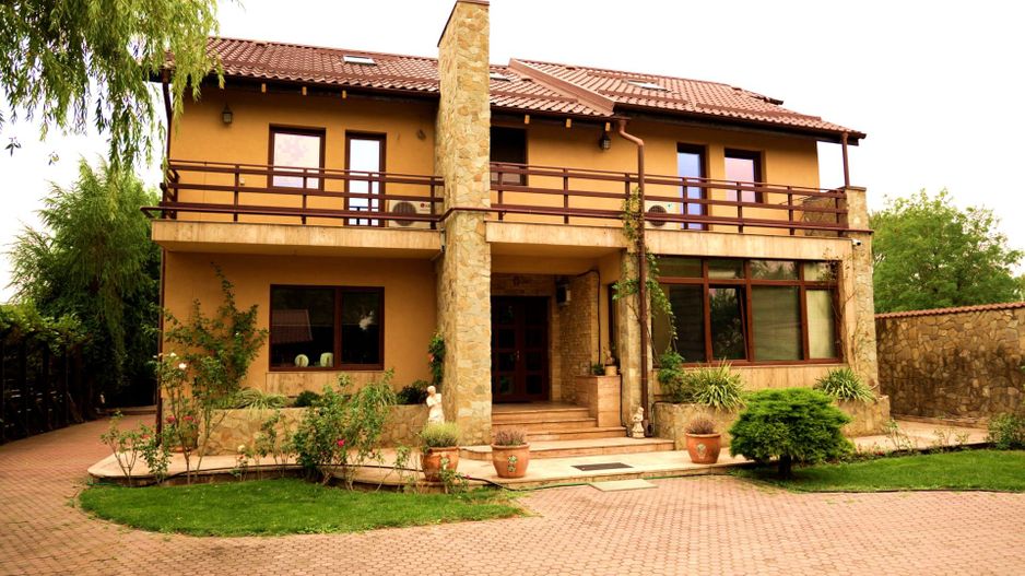 Vila de lux Buftea de inchiriat | 520 mp | teren 2491 mp - Poză 2