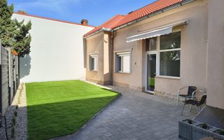 De închiriat: vilă renovată, Mihai Eminescu. 1 000 E/lună. Comision 0 - Poză 1