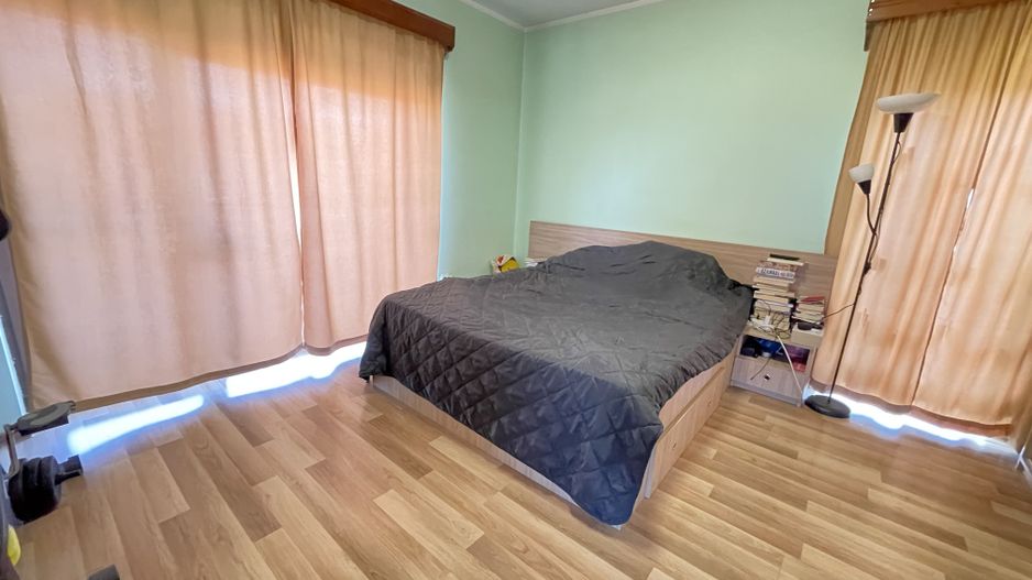 Casa spațioasă  P+1E,526 mp teren-strada liniștită. - Poză 4