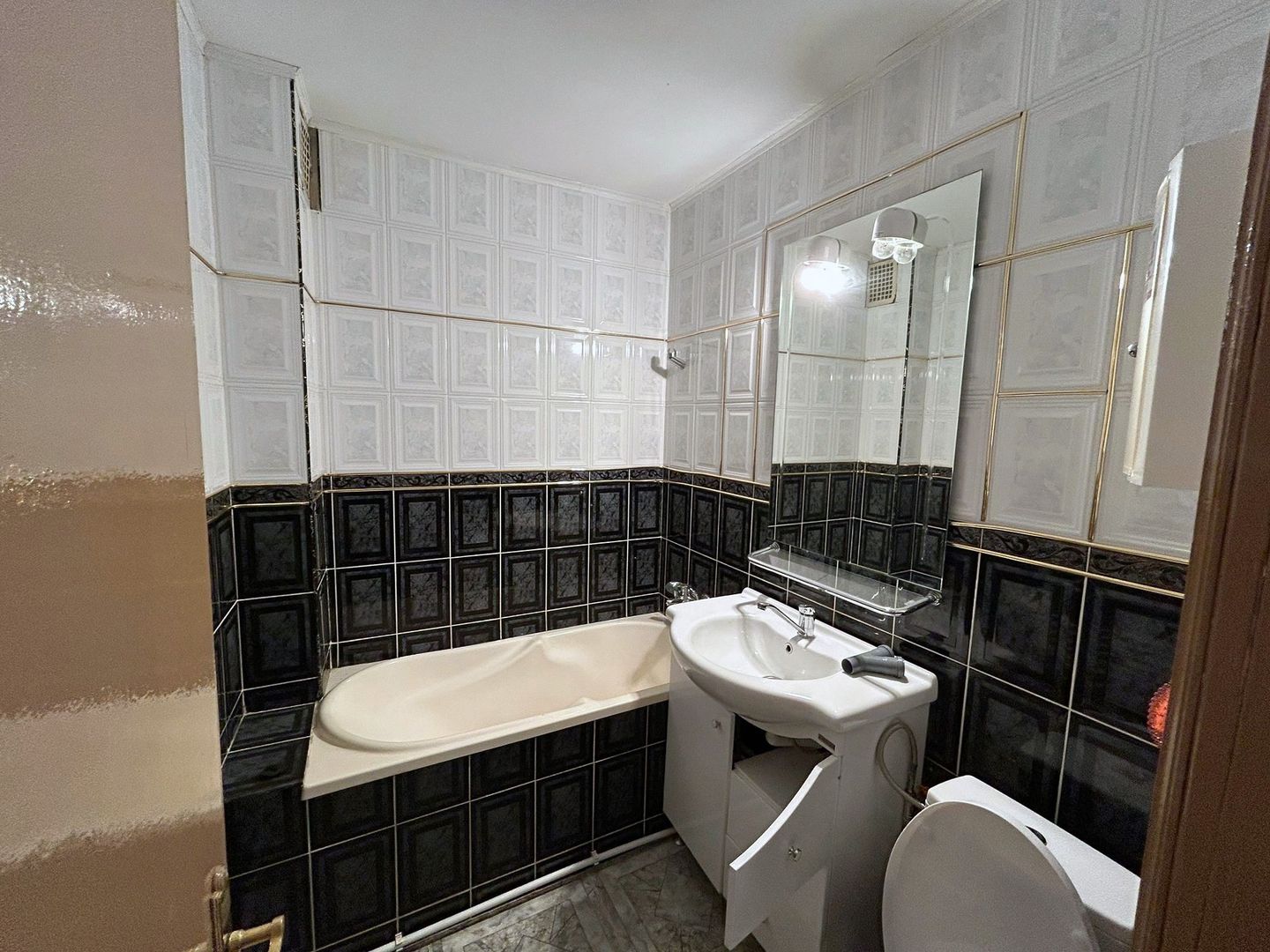 Apartament cu 3 camere  | 55 mp | Centru  |  Comison 0 - Poză 8