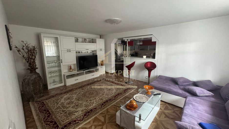 VILA 5 CAMERE TEREN 1200 MP, LAZARESTI (SCHITU GOLESTI) - Poză 1