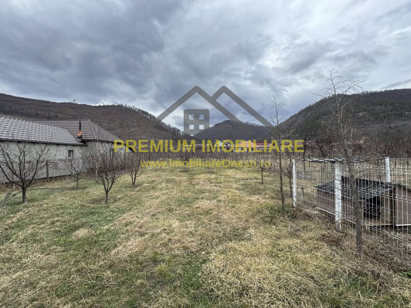 Vila la 13 km de Onesti - Poză 25