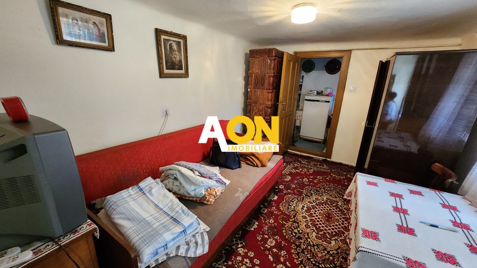 Casă cu 4 camere de vânzare în zona Barabant - Poză 9