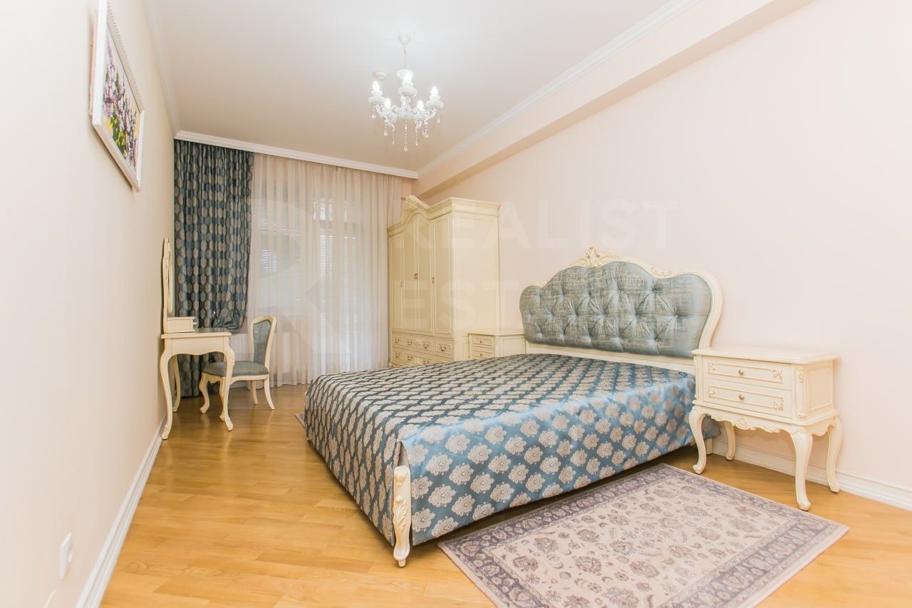 Chirie, apartament, 3 camere, Strada Sfatul Ţării, Centru - Poză 1