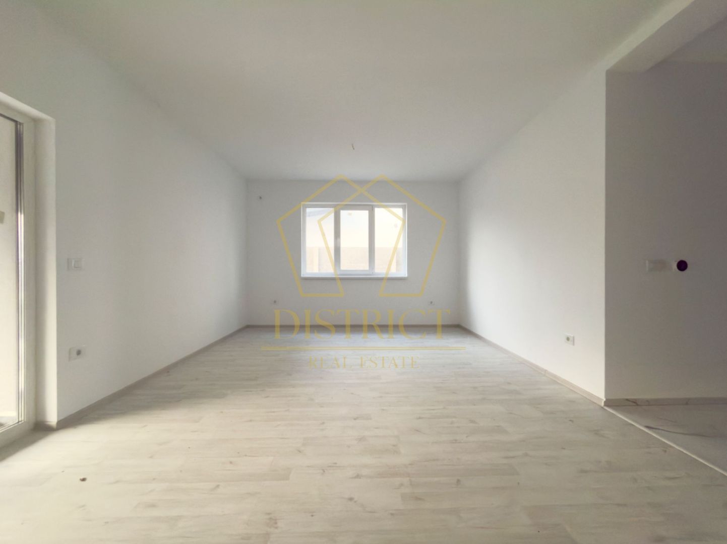 Duplex spatios cu 4 camere si 3 bai | Predare la cheie | Covaci - Poză 1