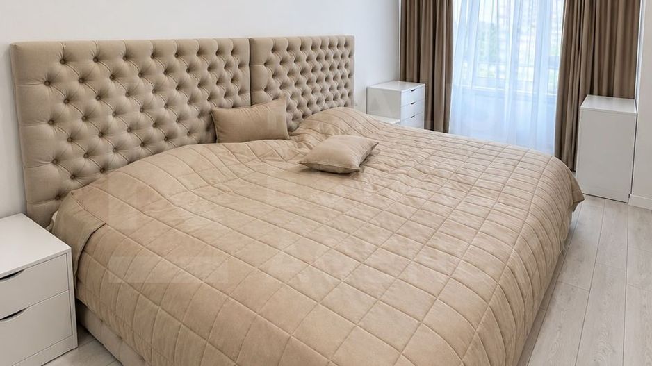 Chirie, apartament, 3 camere, str. București, Centru - Poză 1