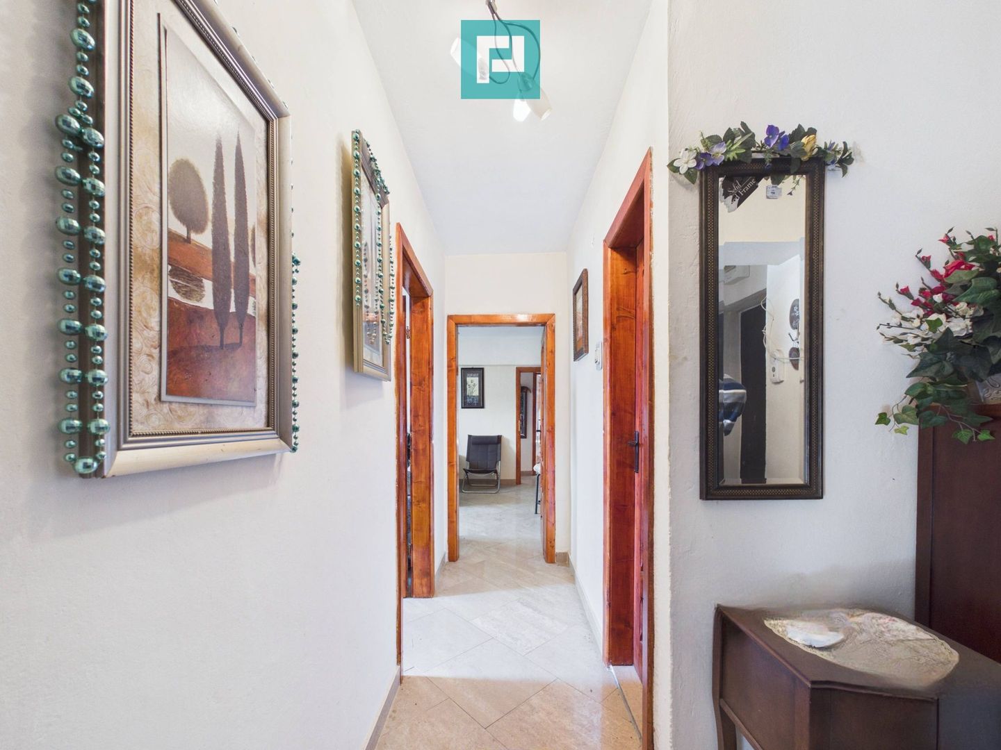 Apartament cu 3 camere, în orașul Sebiș, Arad - Poză 1