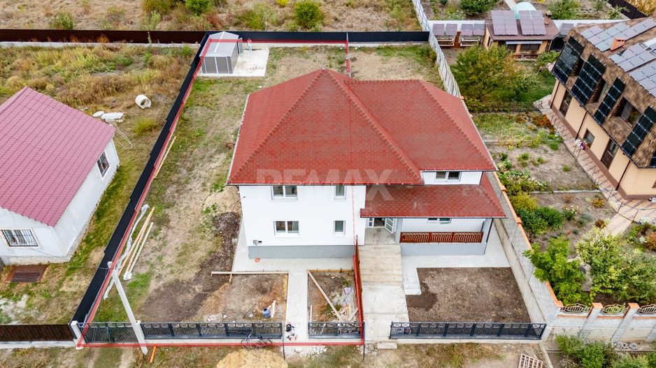 Duplex Modern în Ghidighici – 4 Camere, 96 m², 6 Ari, la 10 Minute de Chișinău - Poză 1