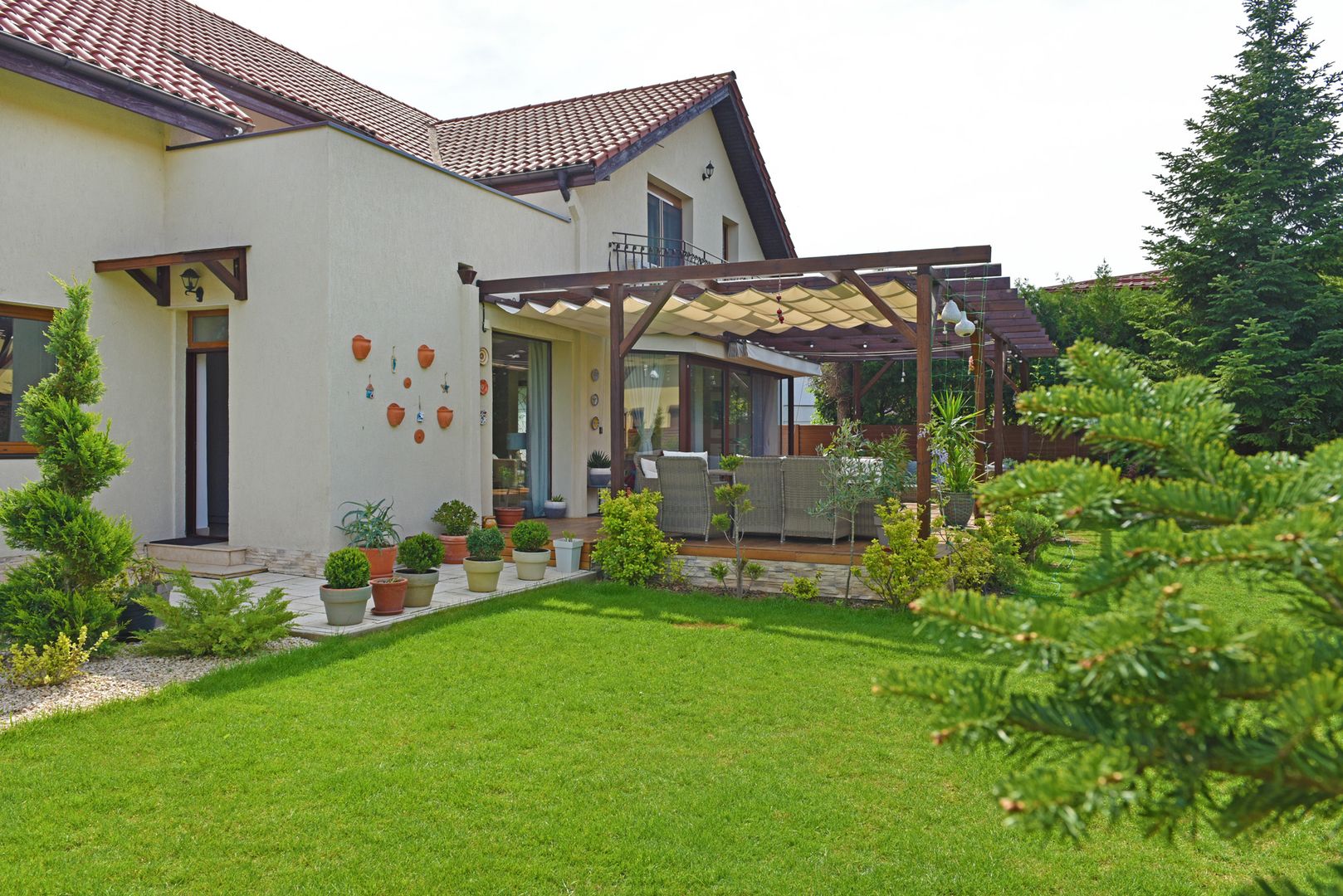 Vila spatioasa langa Jolie Village si Cambridge School - teren 700 mp - Poză 2