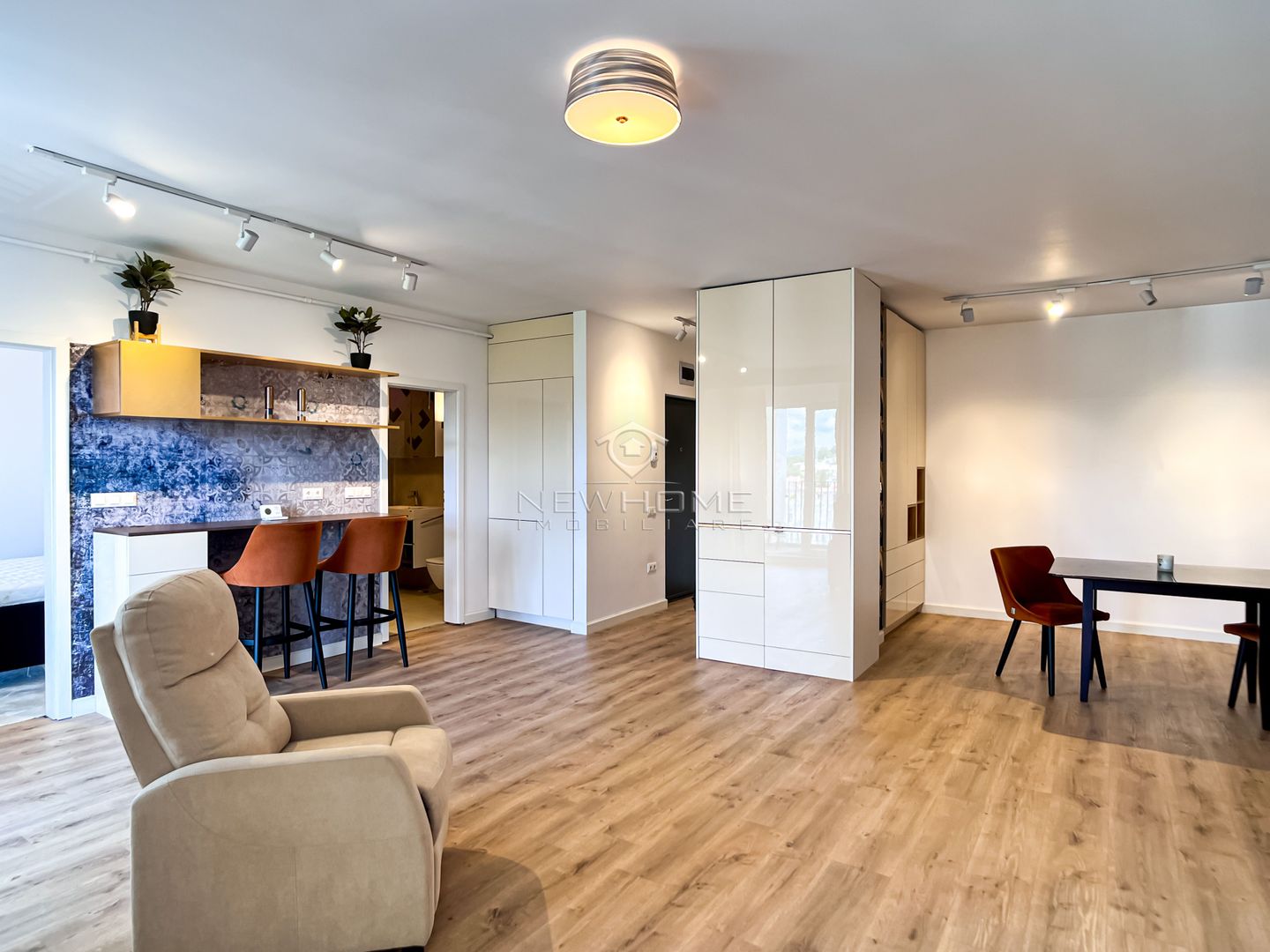 Apartament 2 camere, Parcare,  zona Centrala - Poză 3