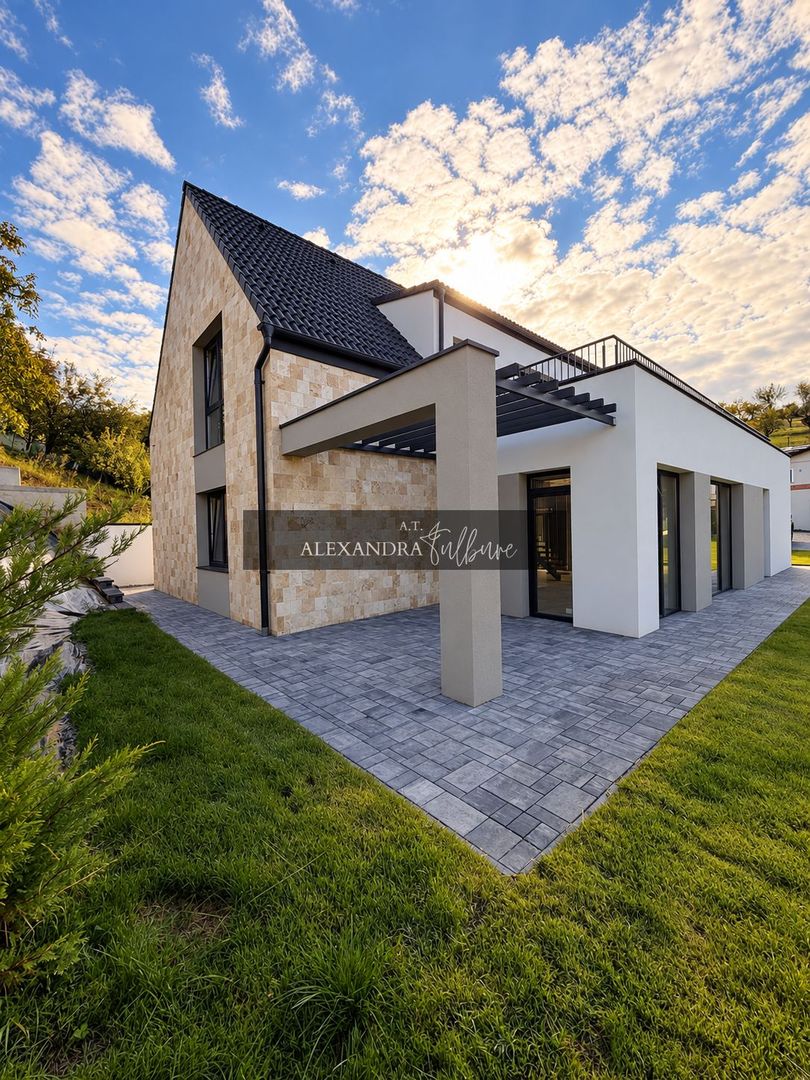 Casa individuala 6 camere, 5 bai, terasa la etaj, curte, P+ET+POD - Poză 1