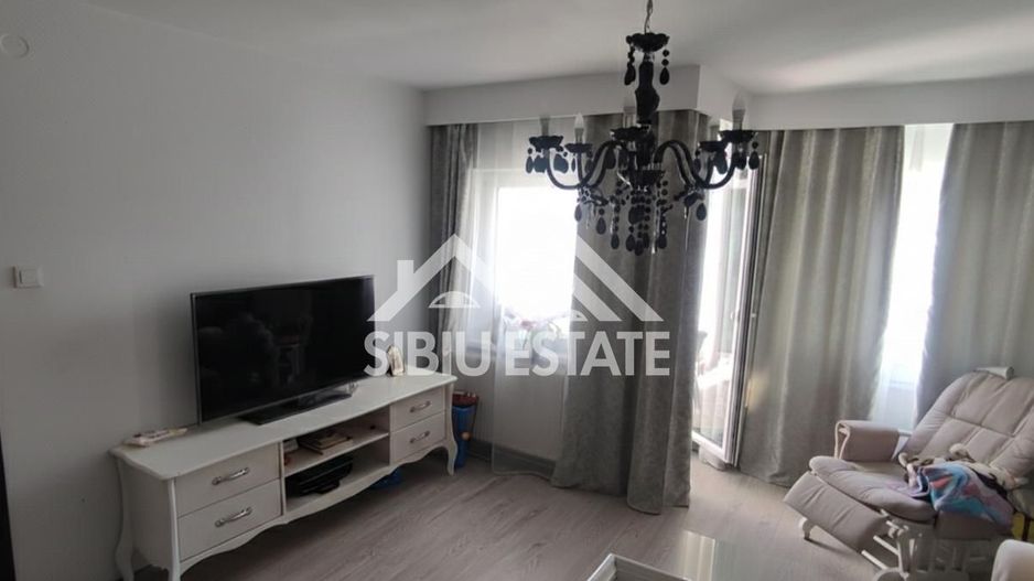 Apartament de inchiriat 3 camere mobilat si utilat in Sibiu - Poză 2