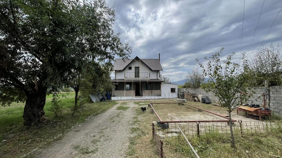 Casa de Vanzare la 10 km de Onesti - Poză 1