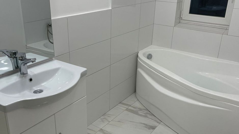 Duplex pe parter intr-o zona minunata - Poză 3