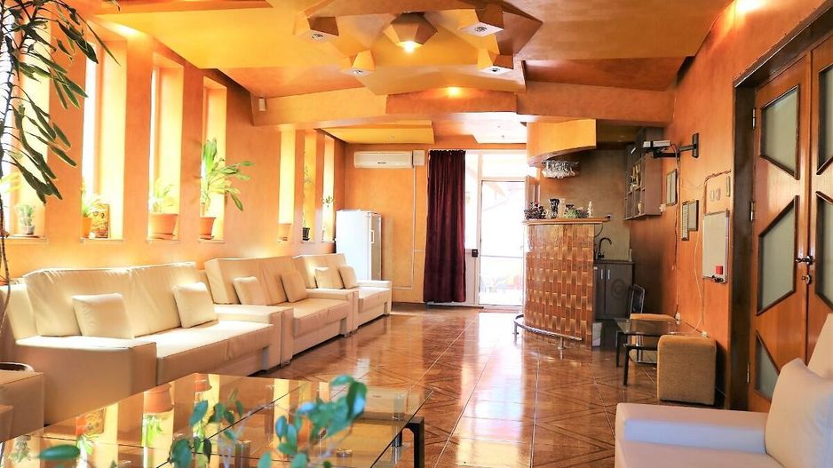 Mamaia Nord - Langa Mare, pensiune la cheie, 11 camere, 9 bai! - Poză 9