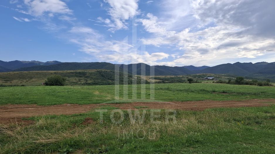 Teren la Orlat cu vedere spre munti - Poză 3