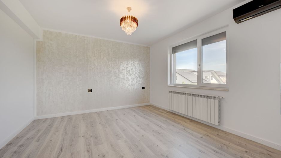 CASA TIPLA, Racordata la toate Utilitățile ! Domnești ! - Poză 11